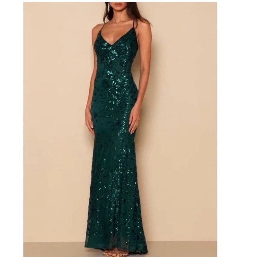 NWT Lulus Photo Finish Forest Green Sequin Lace-Up Maxi Dress
Lulus Medium